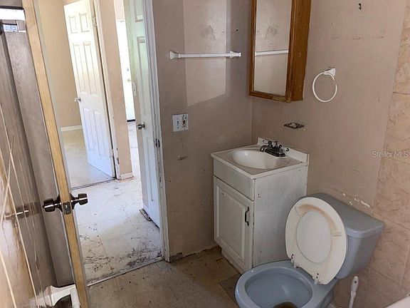 3rd image of 1647 41st St S