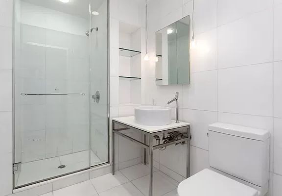 5th image of 15 Broad St APT 922