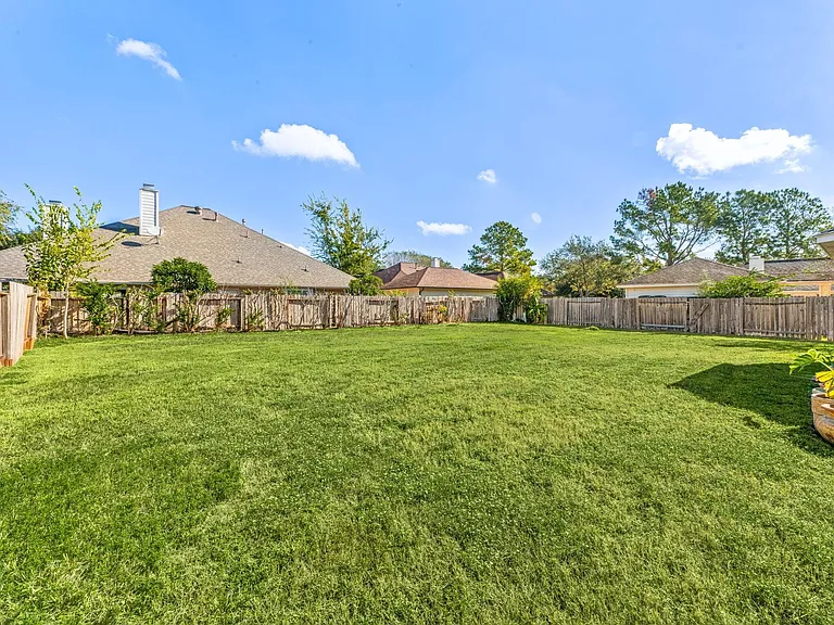 14910 Lake Woodbridge Ct — Photo 49