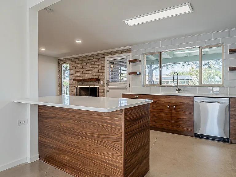 8707 E Wallen Ridge Dr — Photo 3