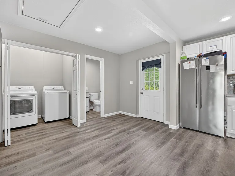 324 N Shore Pl — Photo 5