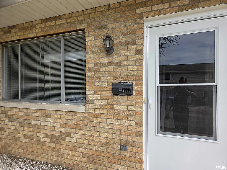 1339 W Jeth Ct — Photo 4