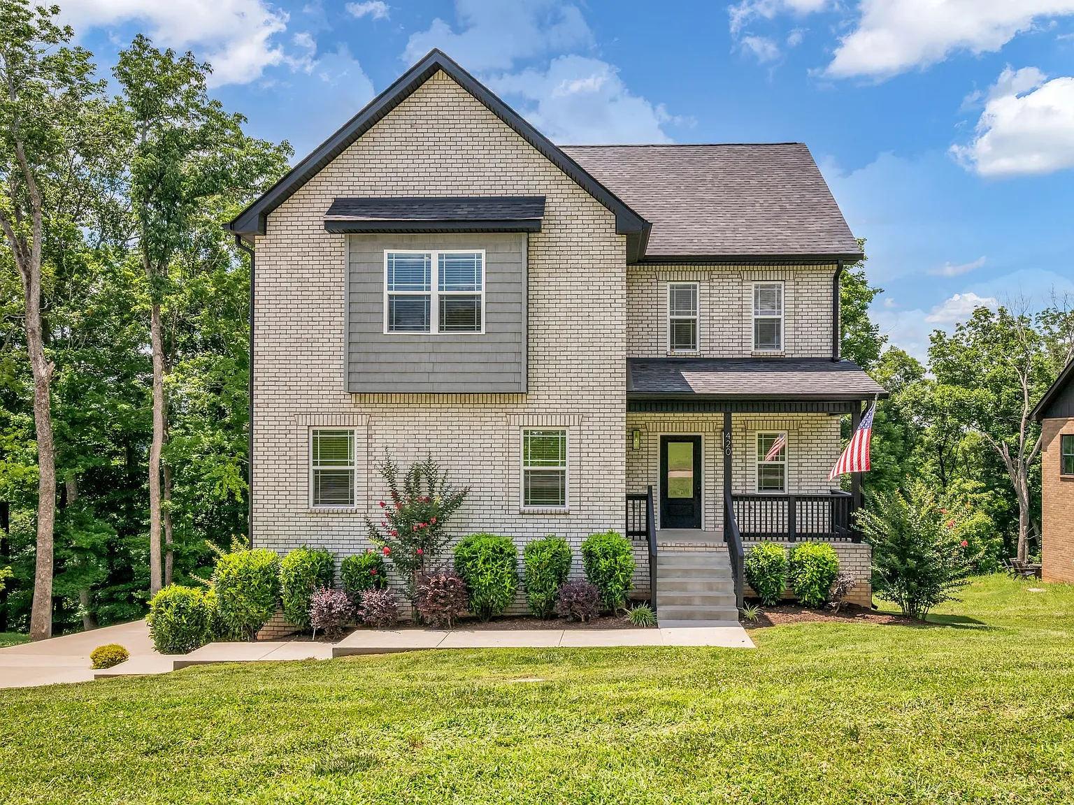 4 bed, 2.5 bath, 3868 sqft, $3,300 — Photo 1