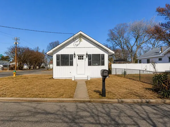 51 W New York Ave, Villas, NJ 08251