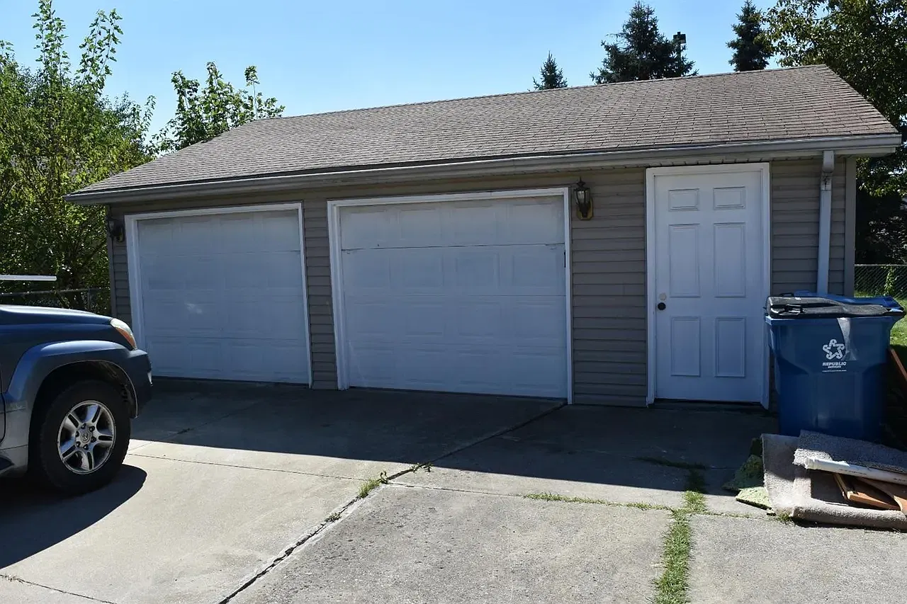 2 bed, 1.5 bath, 1500 sqft, $1,950 — Photo 2