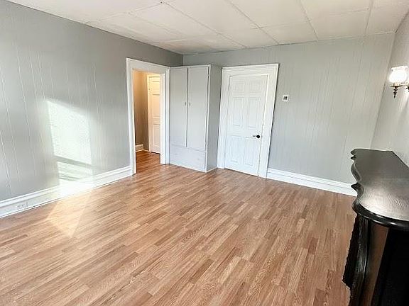 3rd image of 137 Mohawk St Front 2