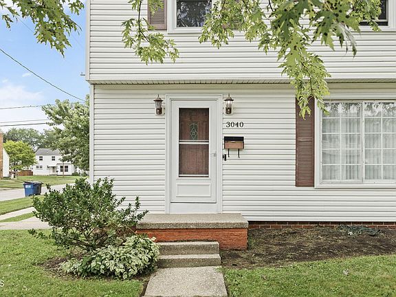 4th image of 3040 Strathmoor Ave