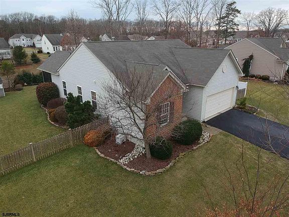 3rd image of 1381 Fela Dr