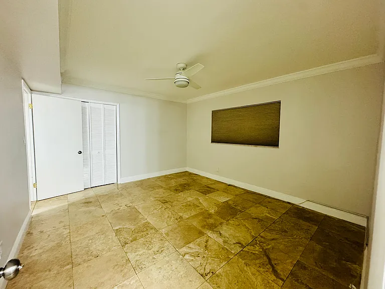 6622 SW 1st Ct — Photo 7
