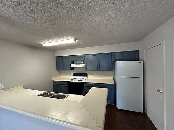 2nd image of 10001 Westpark Dr APT 92