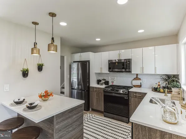 33 Randy Rd, Glendora, NJ 08029
