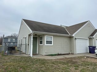 512 Brookmont Dr, Manhattan, KS 66502