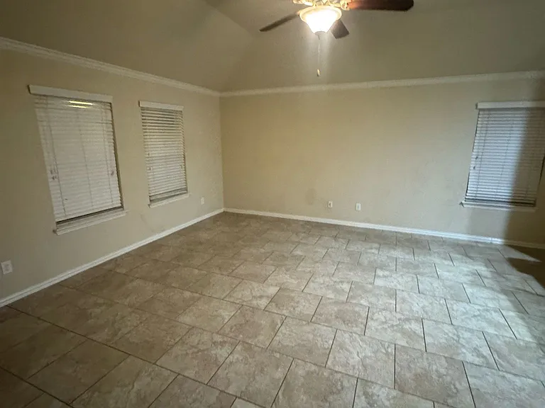728 Olaf Dr — Photo 41