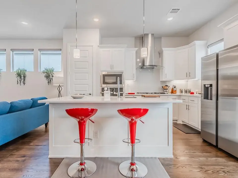 4909 Broadway Dr