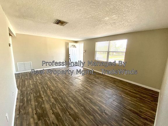 4th image of 3552 Pinehurst Dr