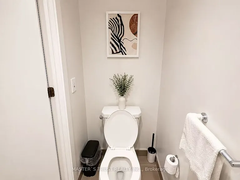 20 Richardson St #1005 — Photo 8
