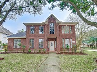 5215 Barton Creek Dr, Pasadena, TX 77505