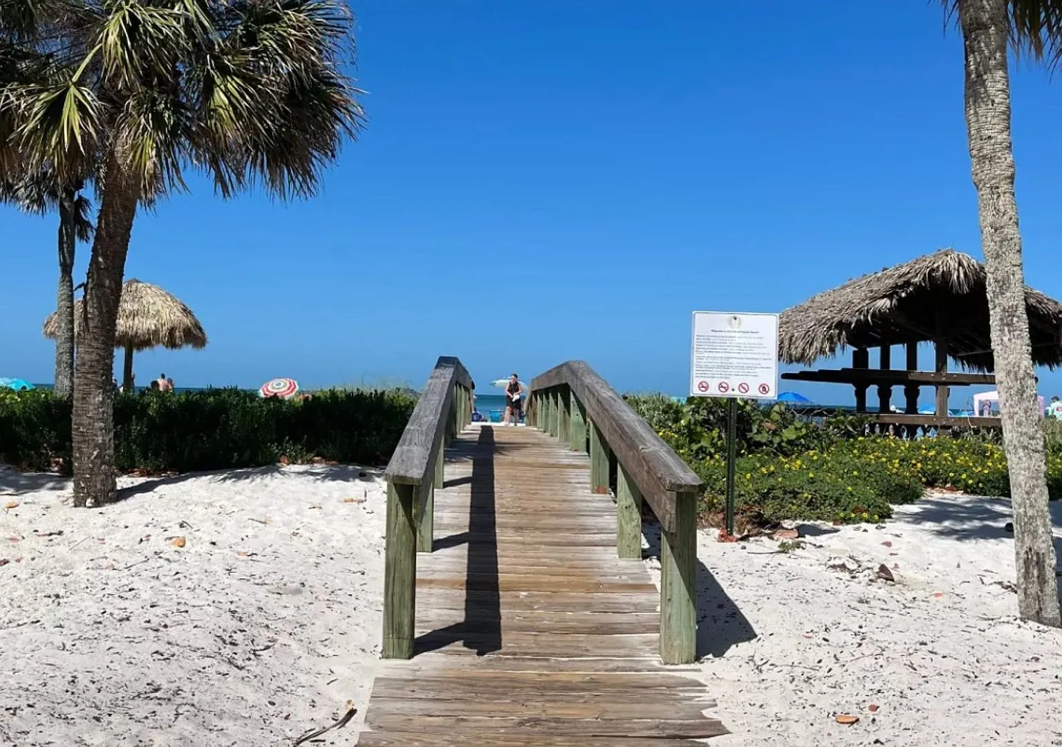 ** Moorings\Coquina Sands Seasonal\Annual Available Remodeled 2/2 Across From Lowdermilk Park Bea... — Photo 1