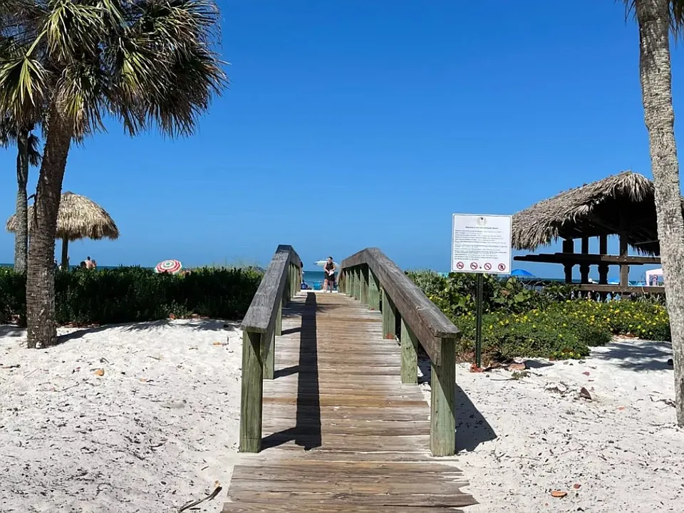 1300 Gulf Shore Blvd N #304