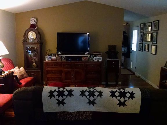 3rd image of 5060 Valley Forge Ln