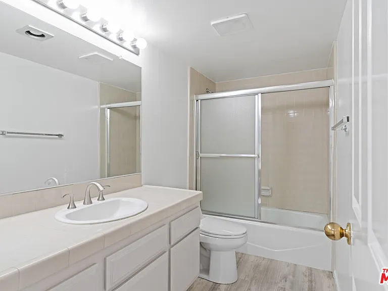 1250 Amherst Ave #201 — Photo 23