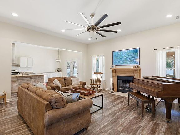 4th image of 108 Marigold Ct