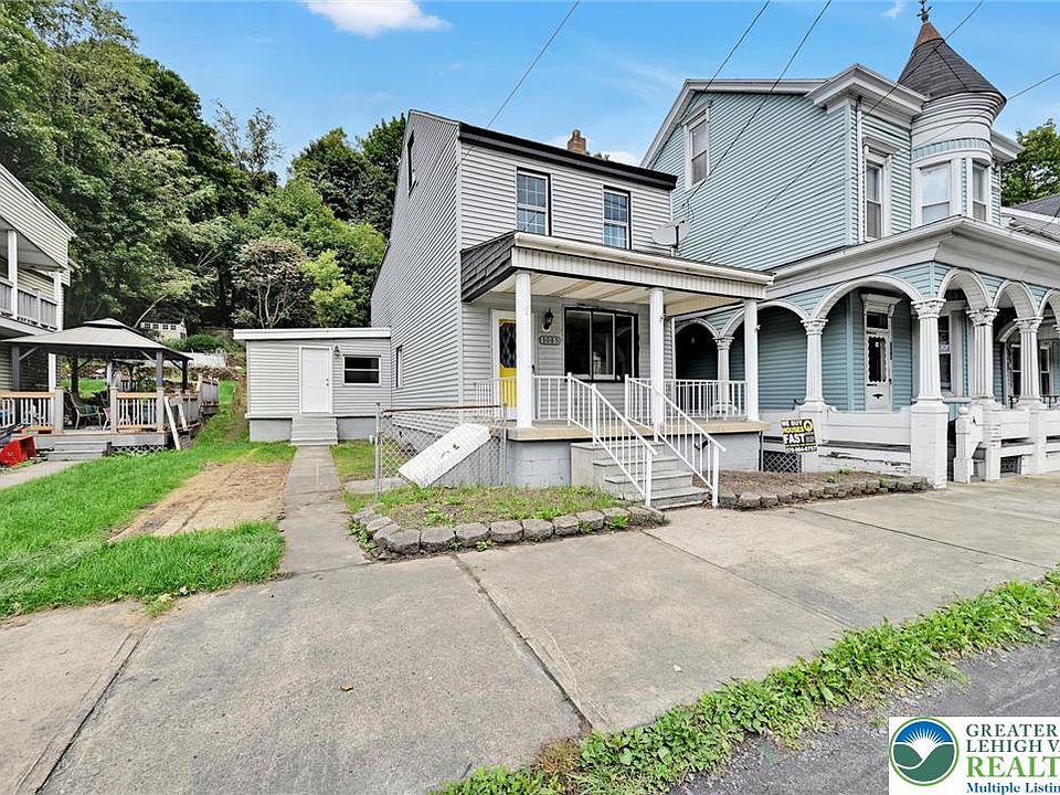 1st image of 3085 Main St