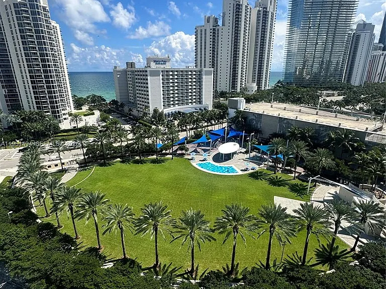 19370 Collins Ave #1427 — Photo 4