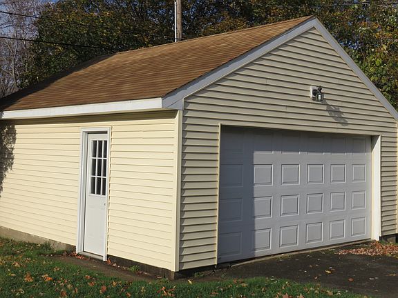 2 Car Garage 