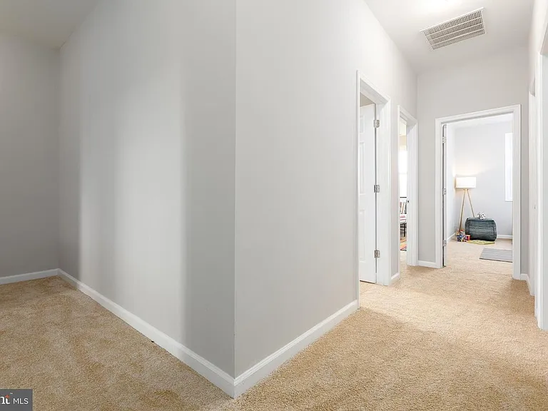 5044 Meade St NE — Photo 25
