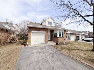 32 Innesbrook Ct #16, Ottawa, ON K2S1C7