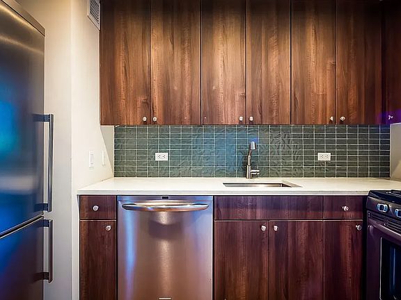 3rd image of 303 10th Ave APT 4C