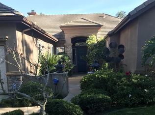 1074 Inverlochy Dr, Fallbrook, CA 92028