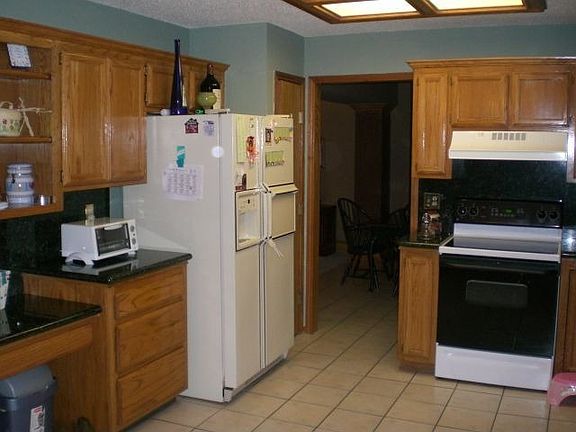 4th image of 7504 N 22nd St