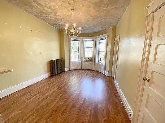 3rd image of 468 Irving Ave Floor 2