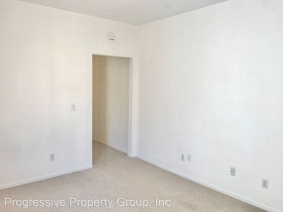 5th image of 582 Grove St APT 2