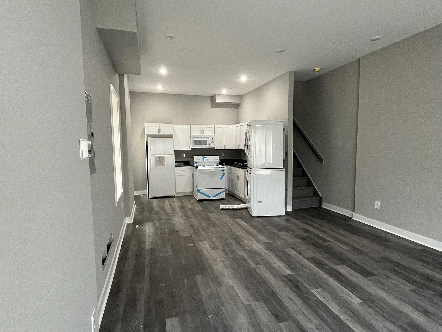 720 West 5th Street - 1 — Photo 3