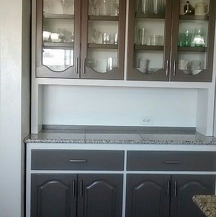 Lighted Built In Hutch i