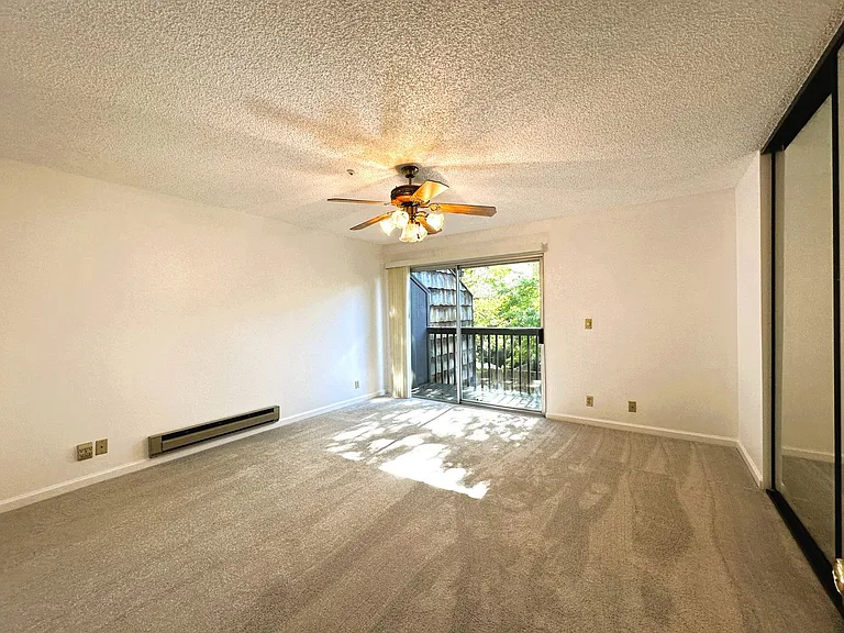 1358 Parkway Dr — Photo 11