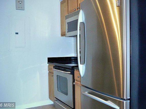 4th image of 880 N Pollard St APT 927