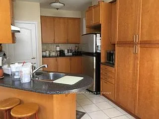 5 Cliveden Pl — Photo 2