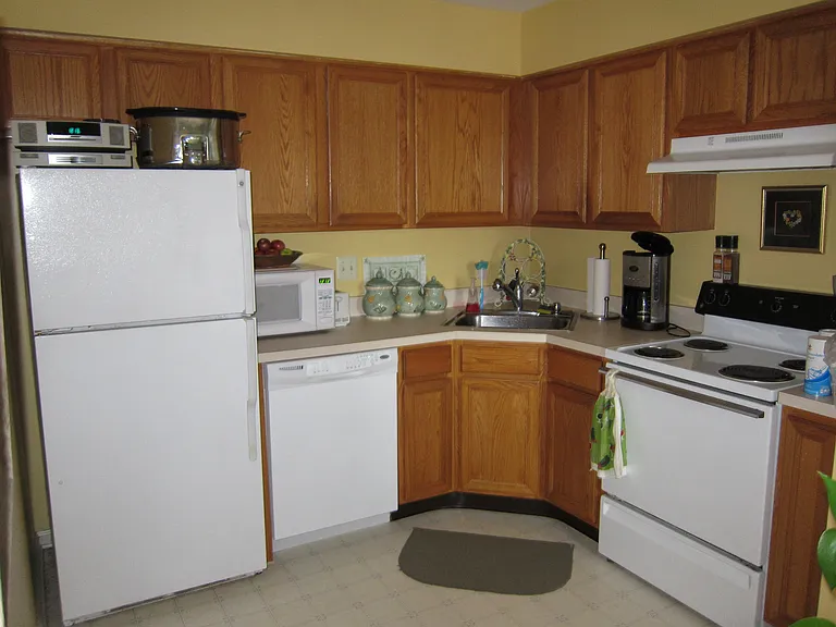 722 Gilbert Pl — Photo 10