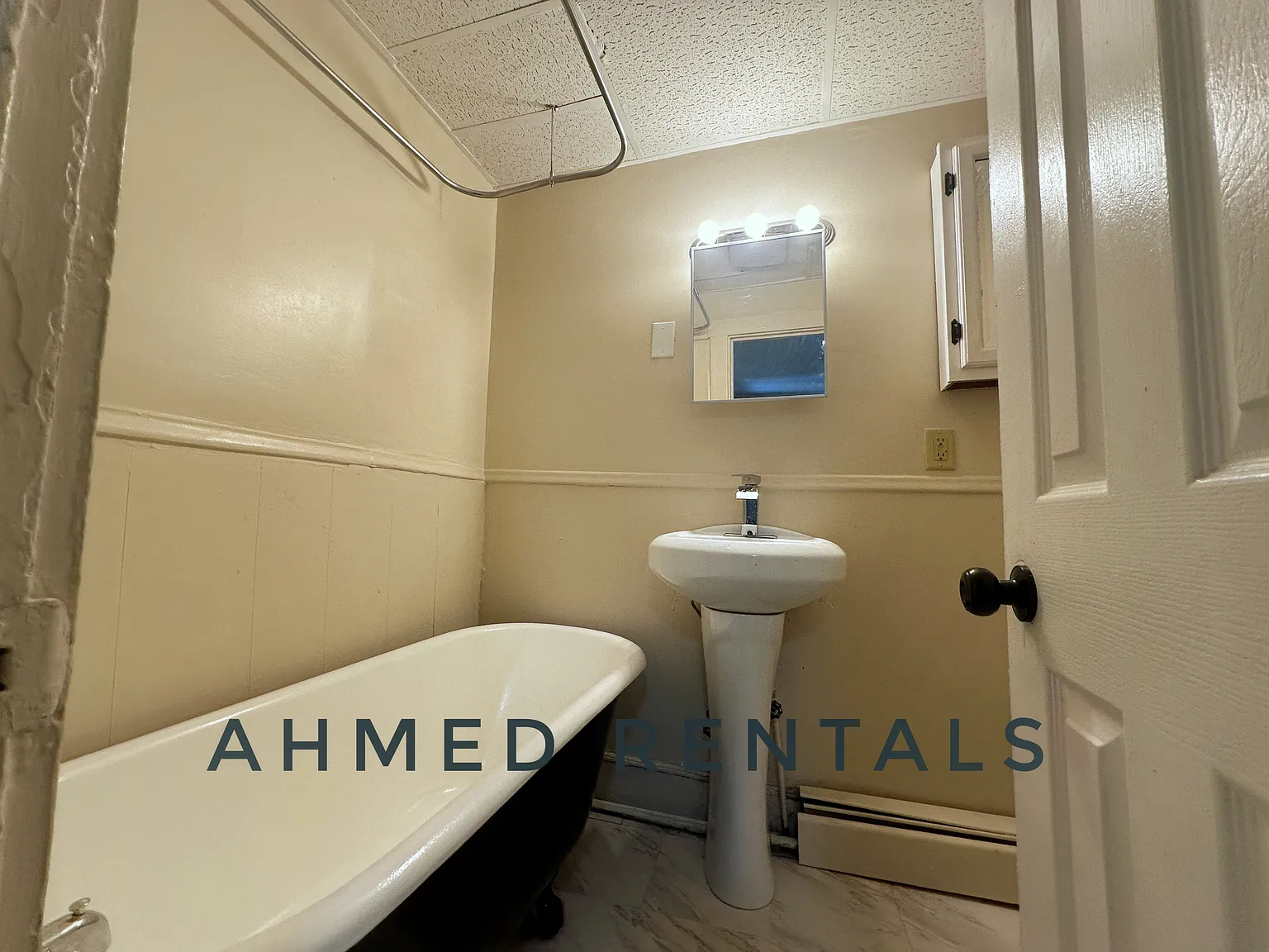 3 bed, 550 sqft, $1,850 — Photo 3