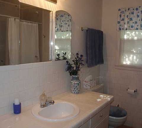4th image of 3173 S 21st St