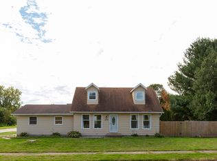 6546 Hoover Rd, Davenport, IA 52806