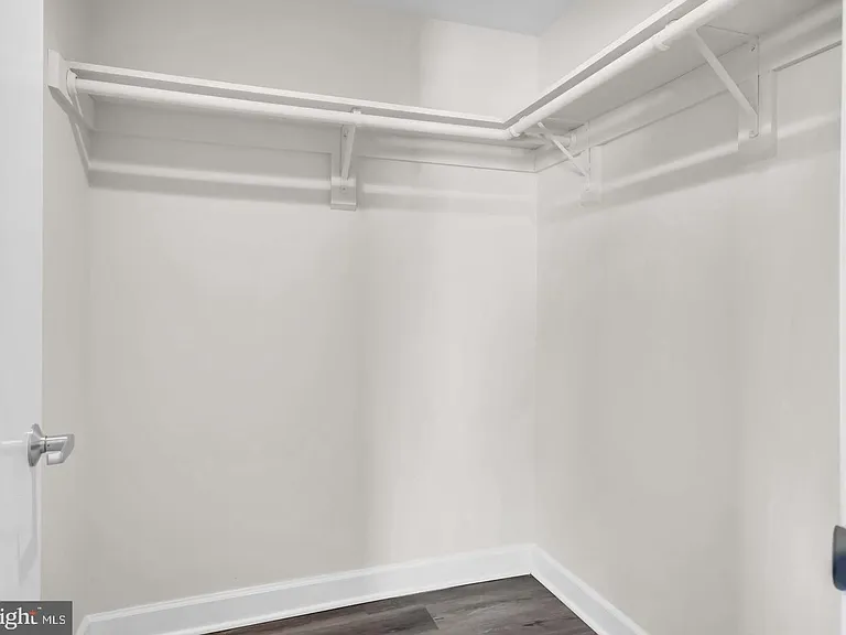 1800 28th Pl SE #201 — Photo 10