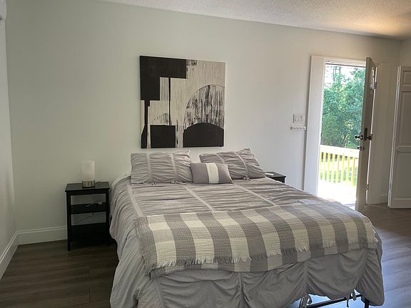 5th image of 625 29th Ave NE #3