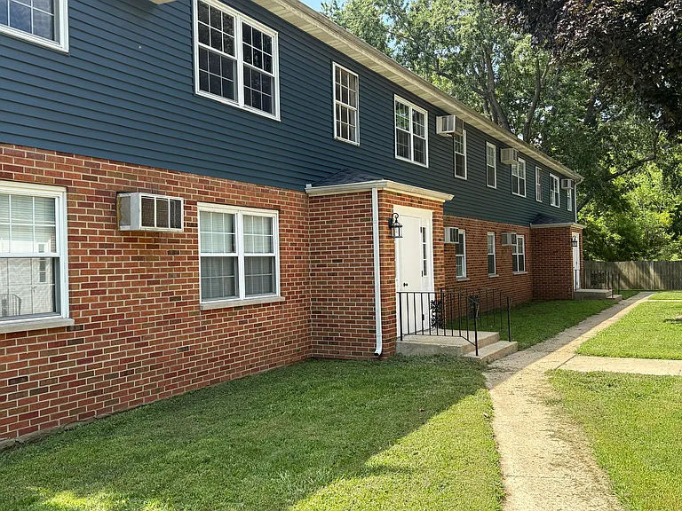 608 Van Buren St #G — Photo 6