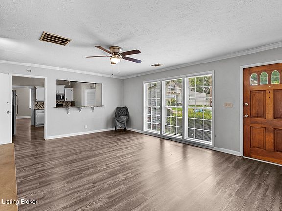 4th image of 1206 Brookline Ave