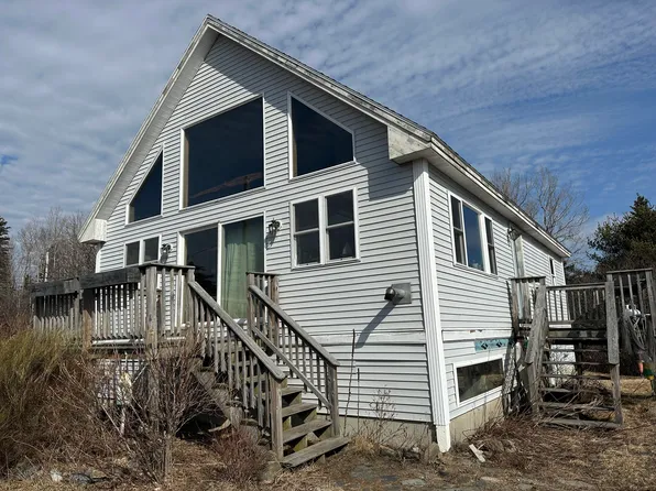 26 Clark Point Road, Tremont, ME 04612
